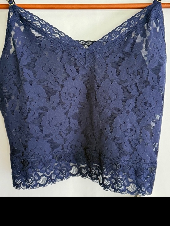 Anthropologie Tops - NWT Anthropologie Navy Blue Floral Lace V-Neck Crop Cami Small